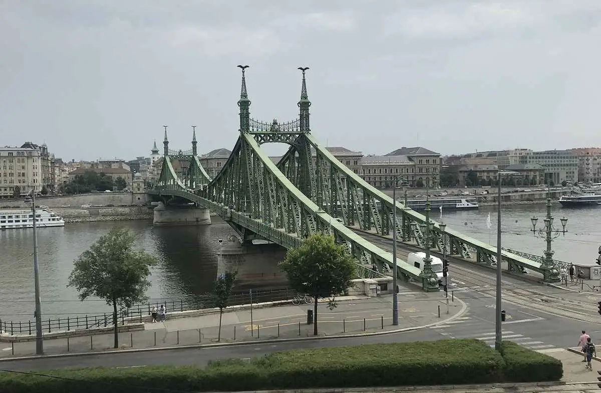 1_travel-budapest