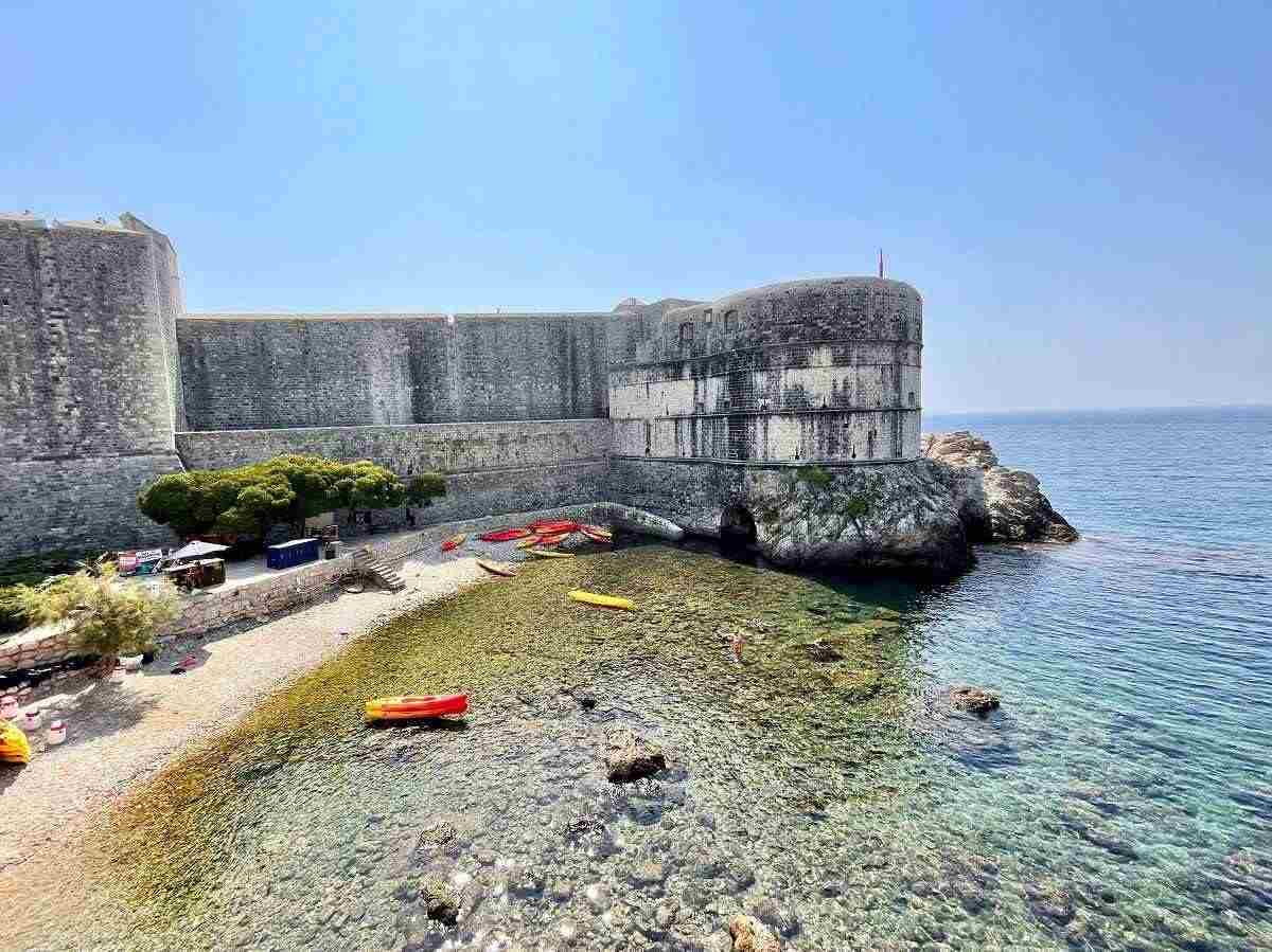 city-walls-travel-dubrovnik