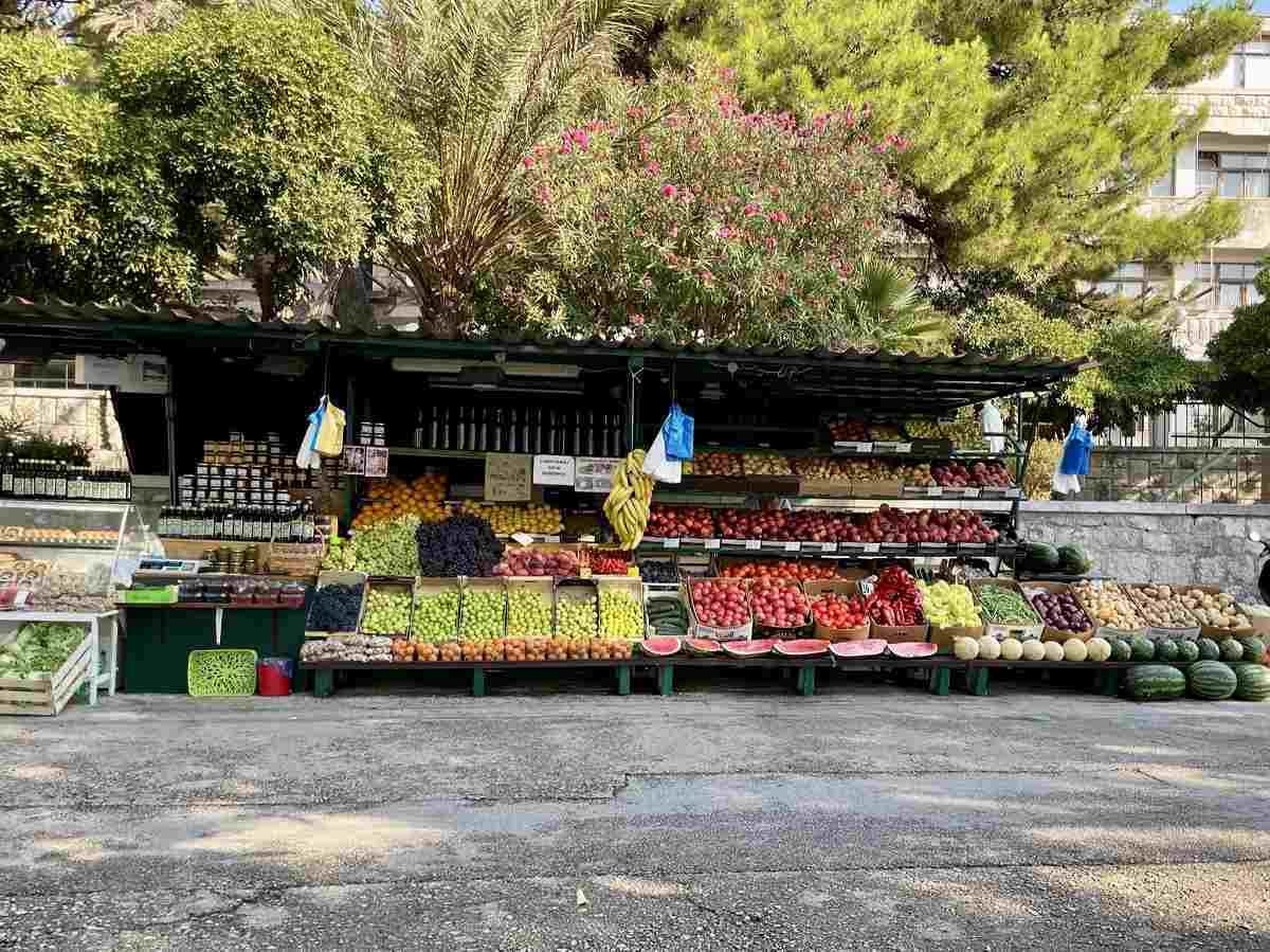 vegetable-market-bol-croatia