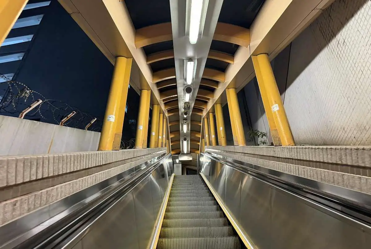 central-mid-levels-escalators