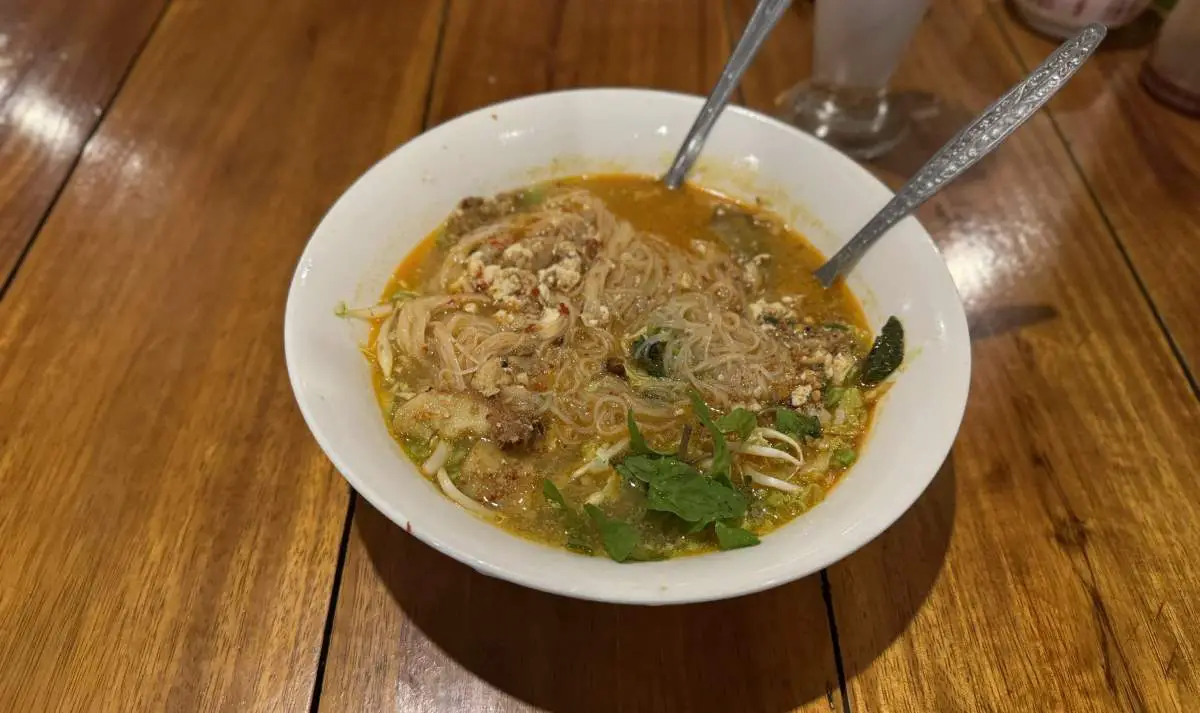 kapphet-vegan-vang-vieng-restaurant