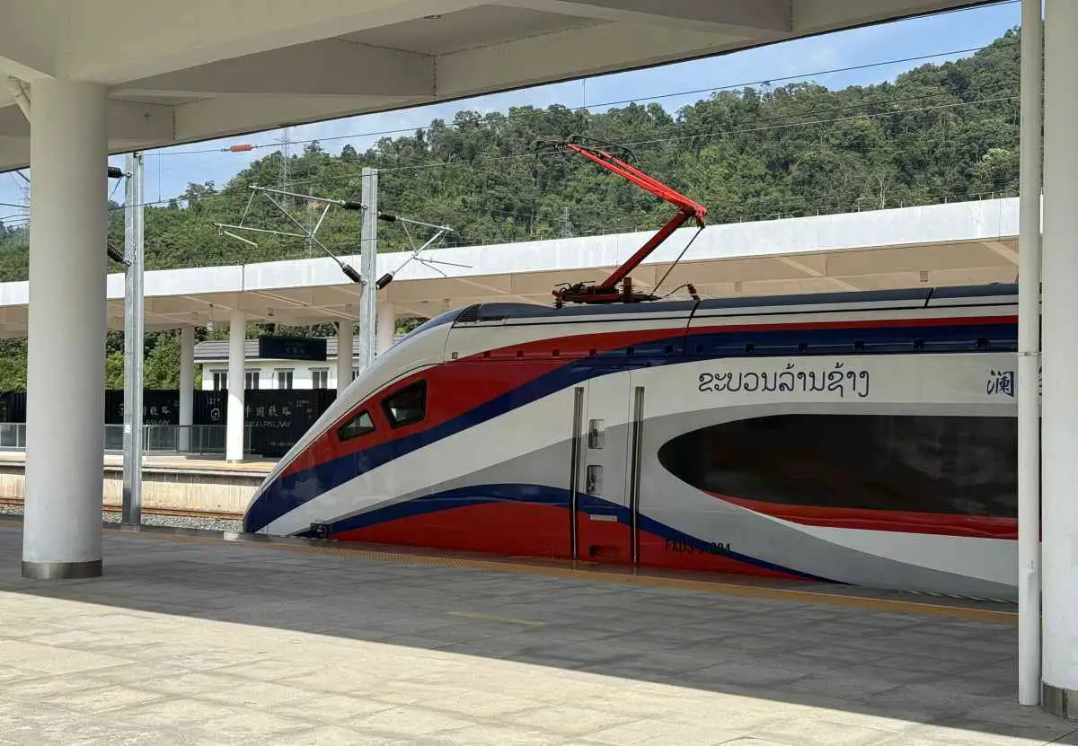 laos-train