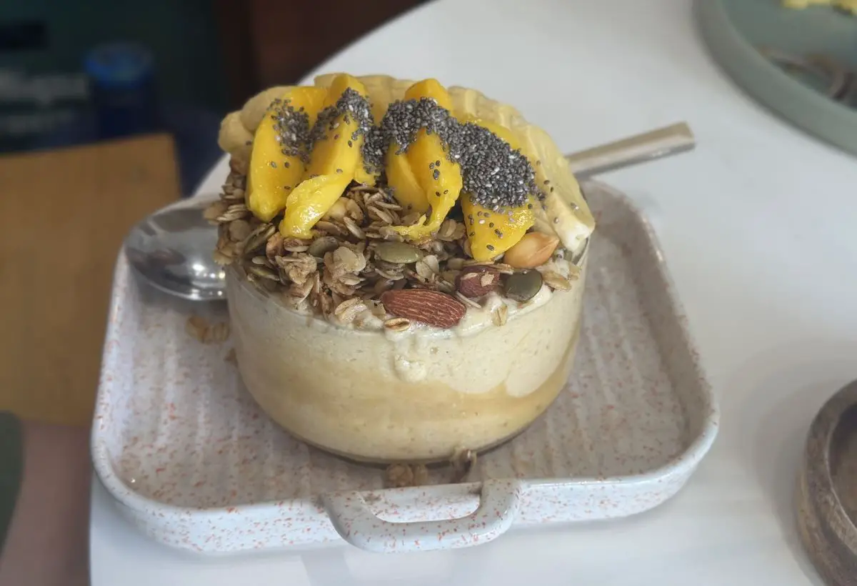 smoothie-bowl-vegan-siargao-breakfast
