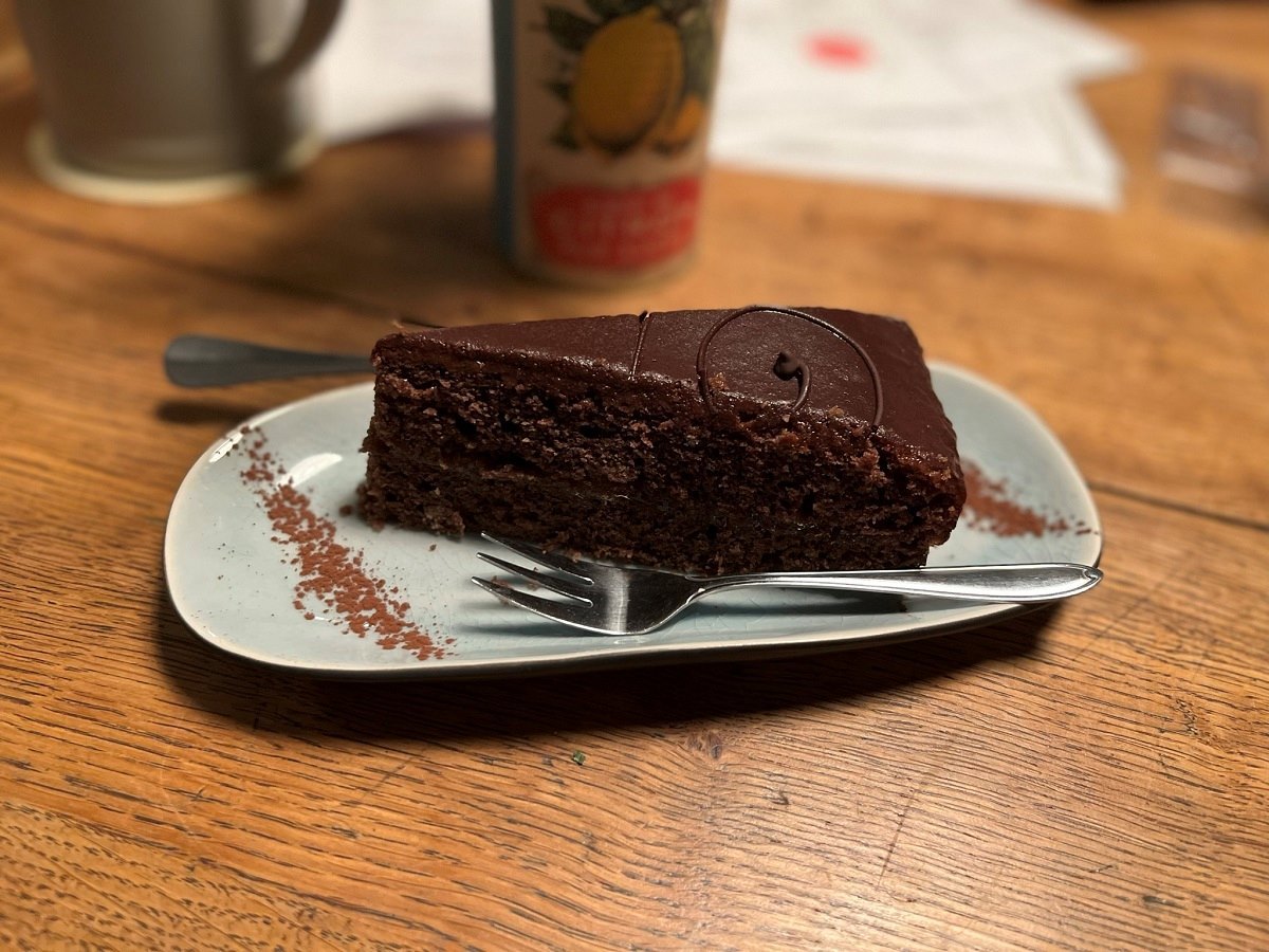 Munich-Siggis-vegan-fresh-food-restaurant-sacher
