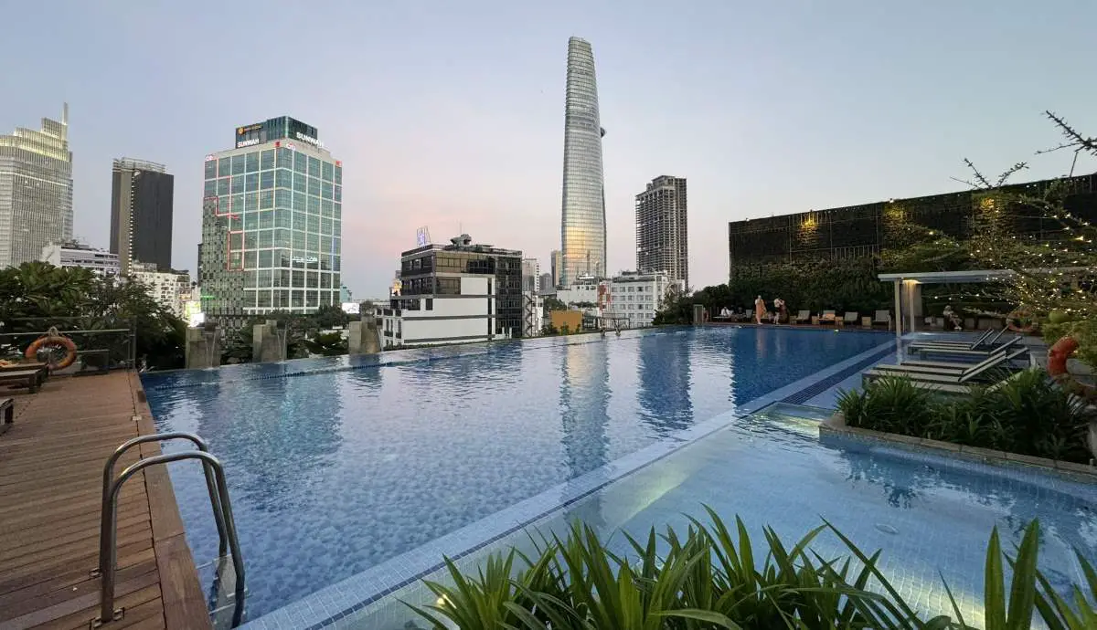 fusion-original-saigon-view-pool