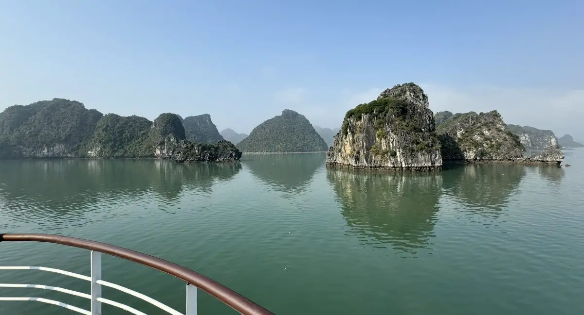ha-long-bay-cruise-vegan