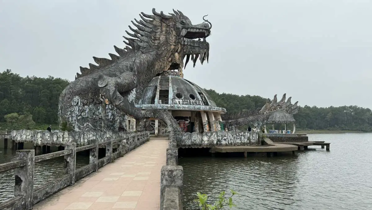 hue-abandoned-water-park